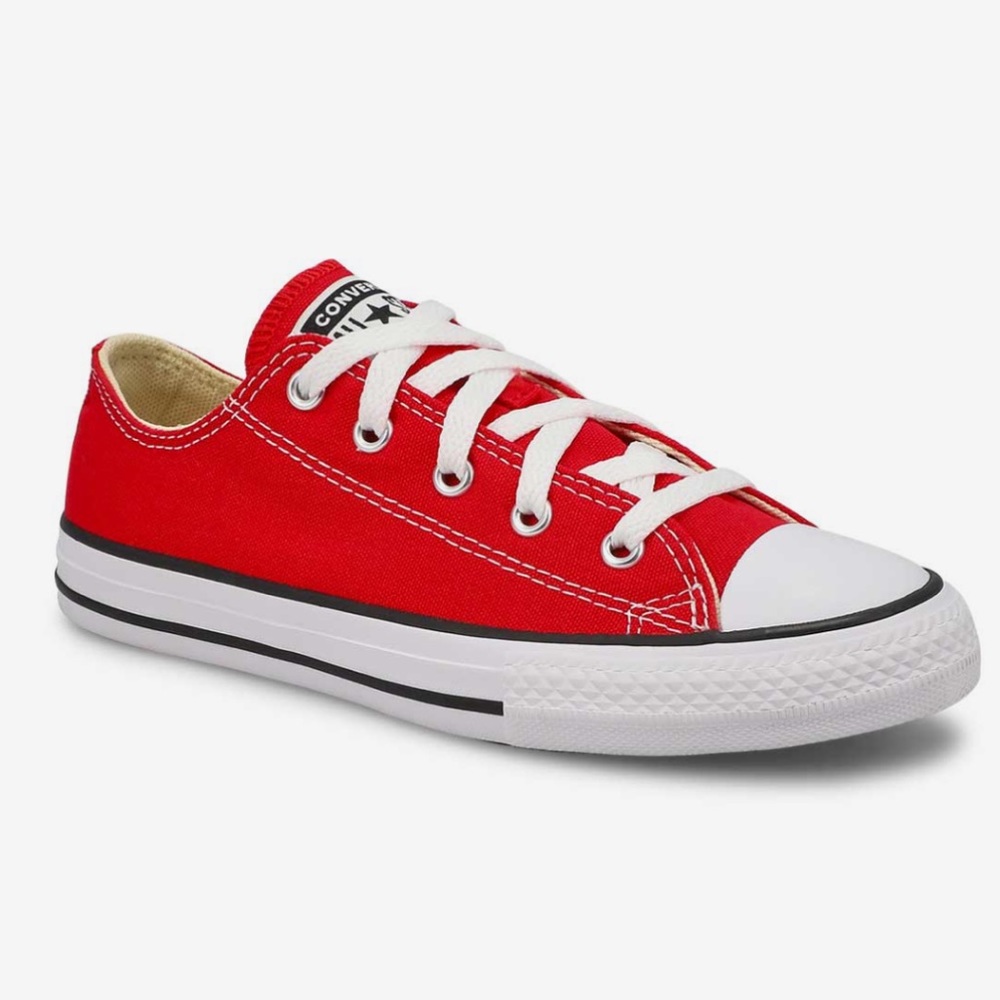 Very gently worn Converse All Star Low Tops in Red - Kids Size 3